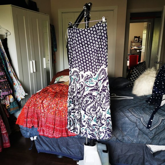 Maxi Skirt with slit - Picture 6 of 6